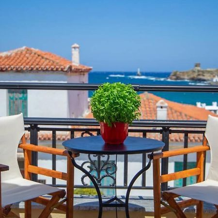 Апартаменты Seaview Stylish Flat In Andros - Walk To Beach Экстерьер фото